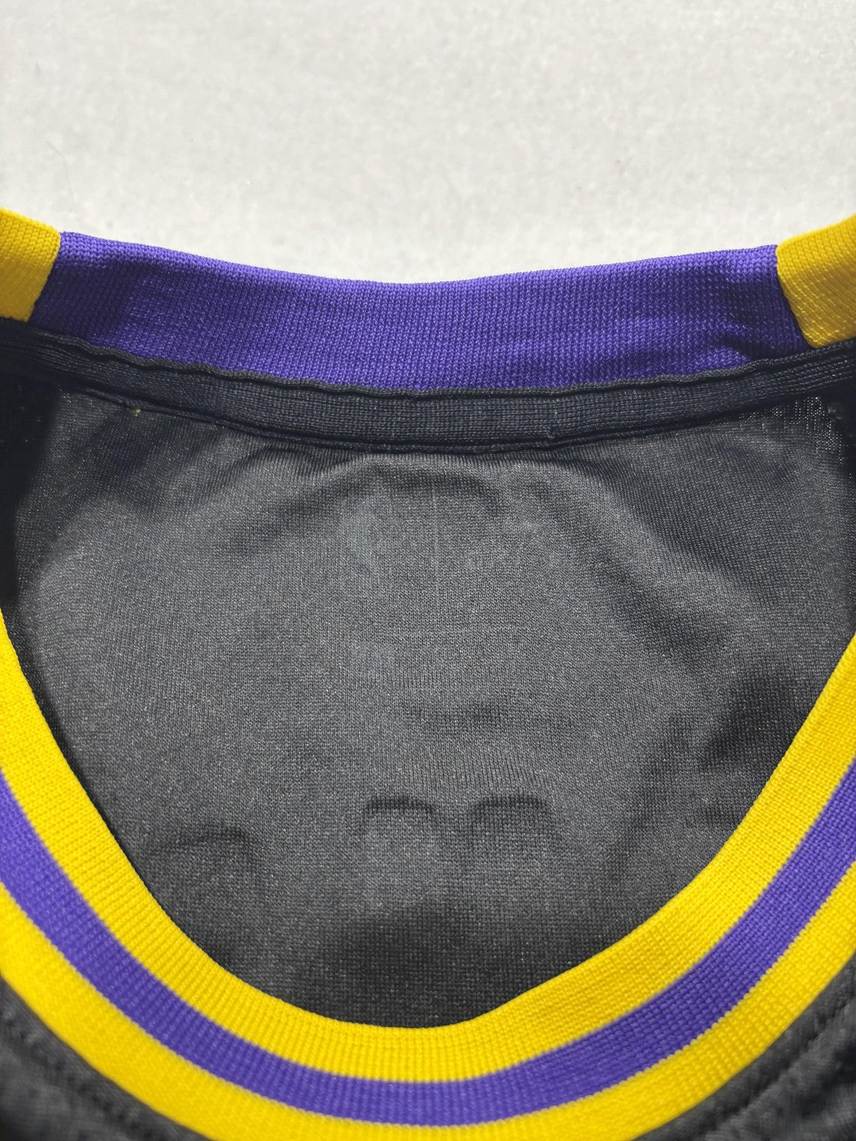Los Angeles Lakers Jersey Boys Large Black NBA Basketball Nike LeBron James 23
