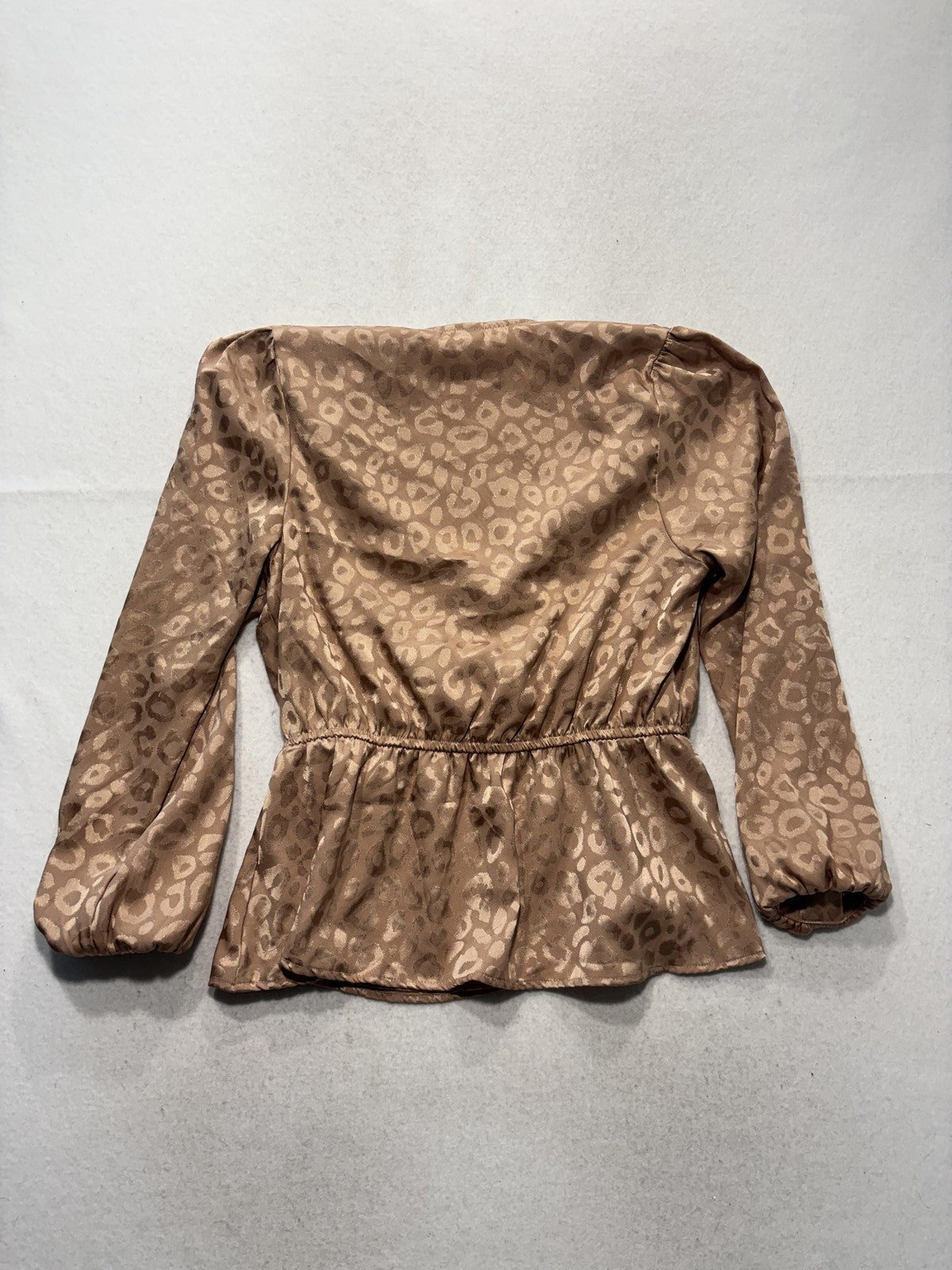 Self Esteem Blouse Juniors XL Brown Leopard V Neck Long Sleeve Peplum Satin Wrap