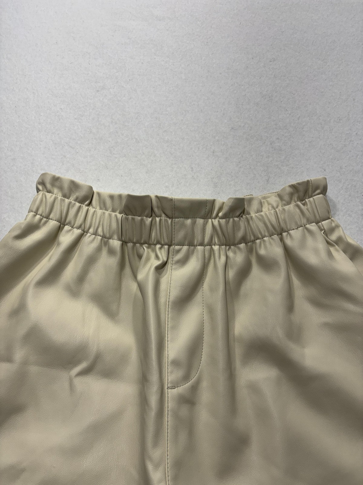 Steve Madden Shorts Womens Small Beige Faux Leather Paperbag Waist Pull On