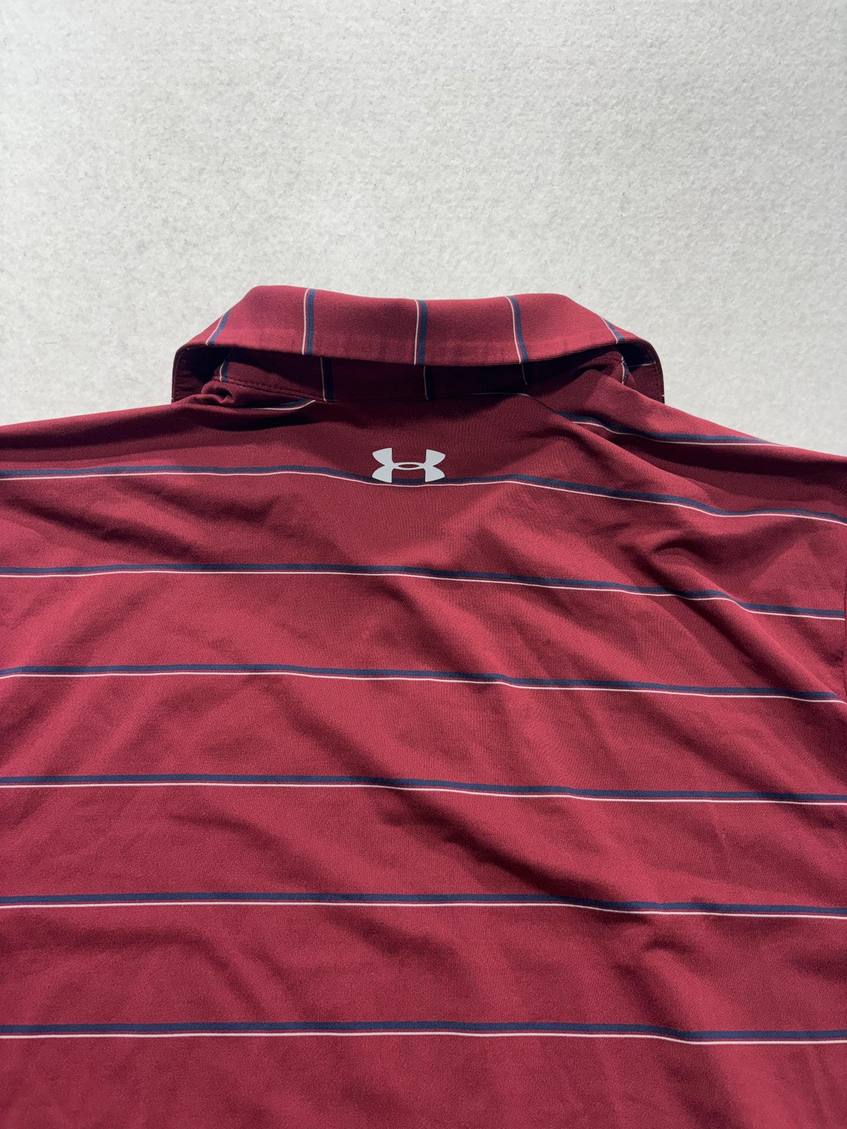 Under Armour HeatGear Polo Shirt Mens Medium Red Striped Loose Golf Short Sleeve