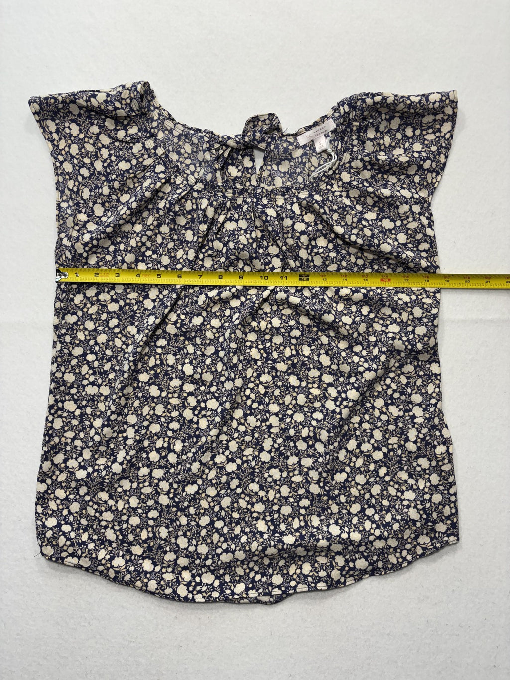 LC Lauren Conrad Blouse Womens Small Blue Floral Flutter Sleeve Bow Keyhole Top