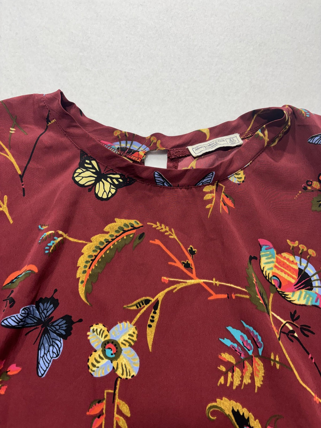 Abercrombie & Fitch Essentials Blouse Womens XS Red Floral Butterfly Print Boho