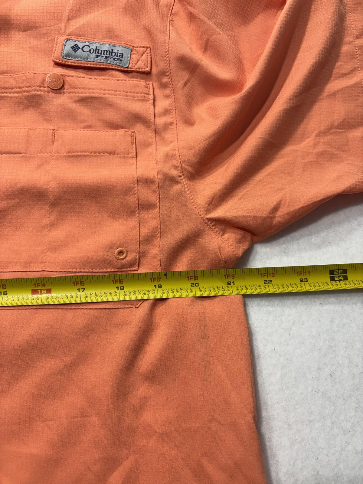 Columbia PFG Omni-Shade Shirt Mens Small Orange Short Sleeve Fishing Button Up