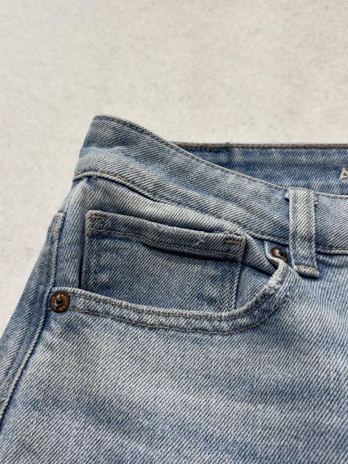 American Eagle Mom Straight Jeans Womens 6 Blue High Rise Distressed 28x28