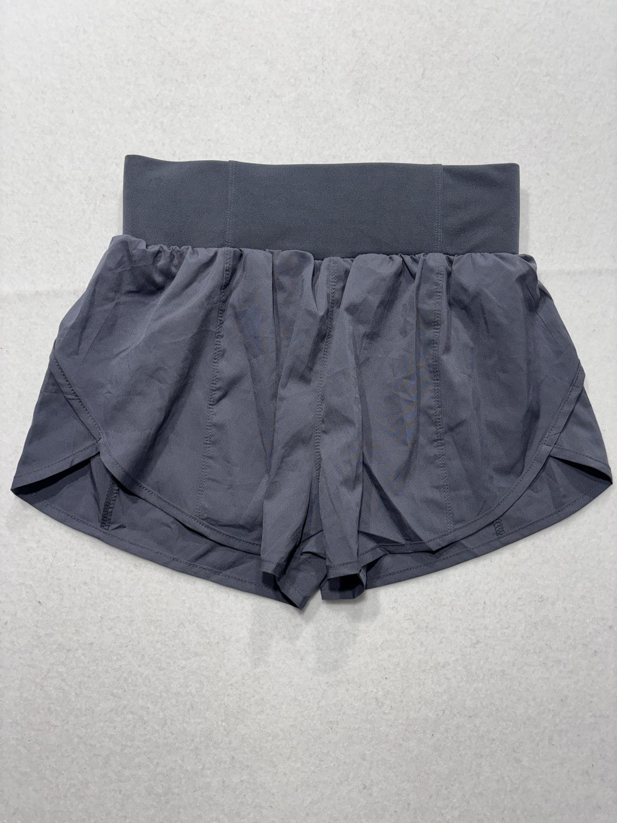 Lululemon Running Shorts Womens 6 Gray High Rise 2.5" Inseam Zip Pocket Athletic
