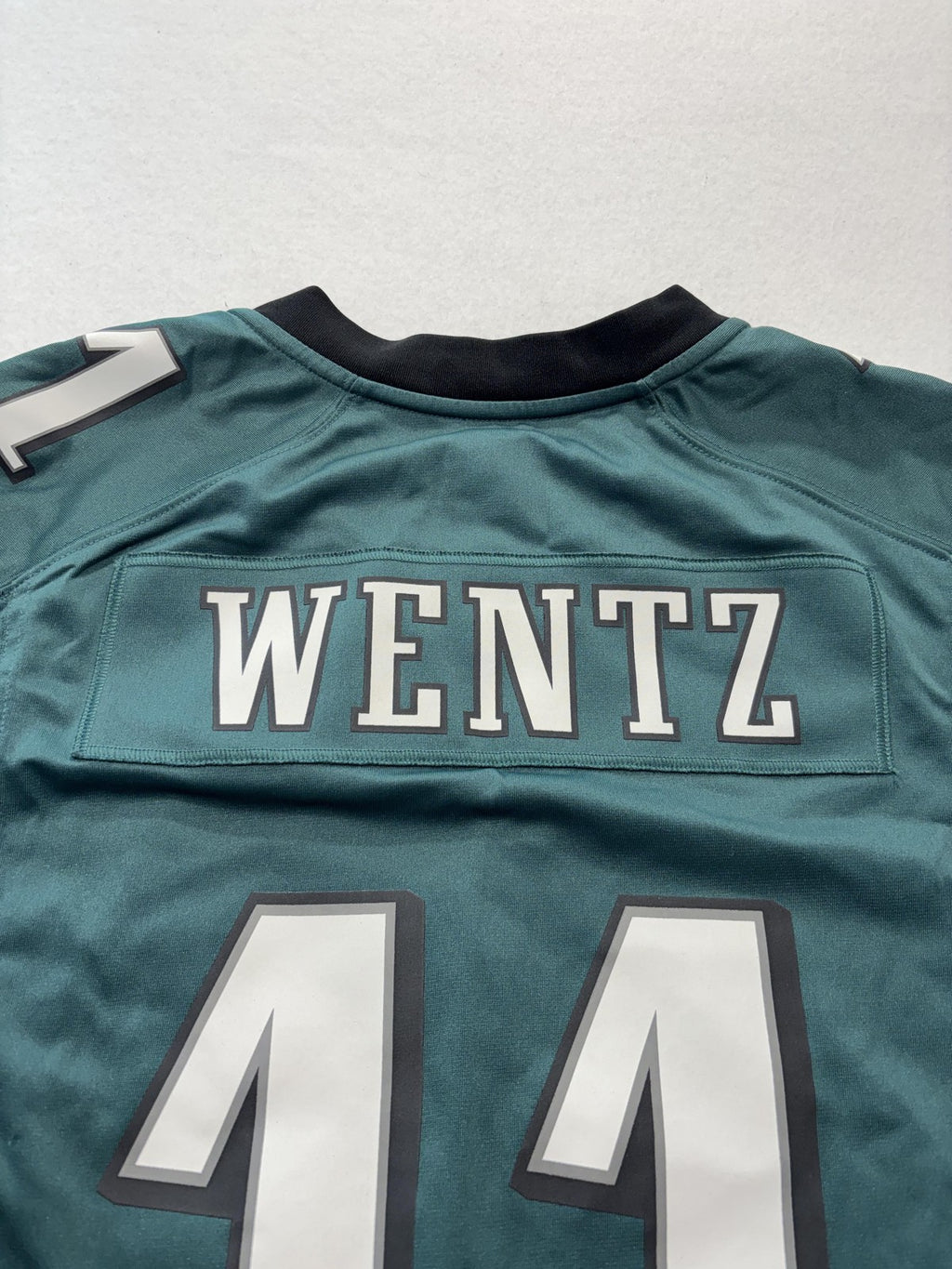 Philadelphia Eagles Jersey Mens Medium Green NFL Football Nike Carson Wentz 11
