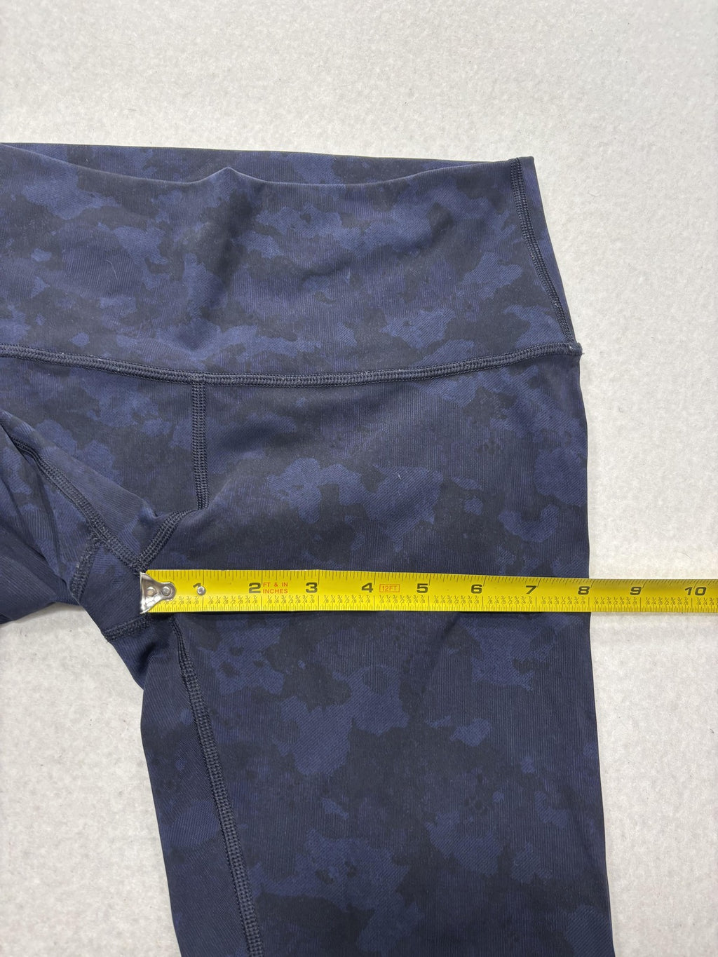 Lululemon Leggings Womens 4 Blue Camo High Rise 21.5" Inseam Capri Yoga Stretch