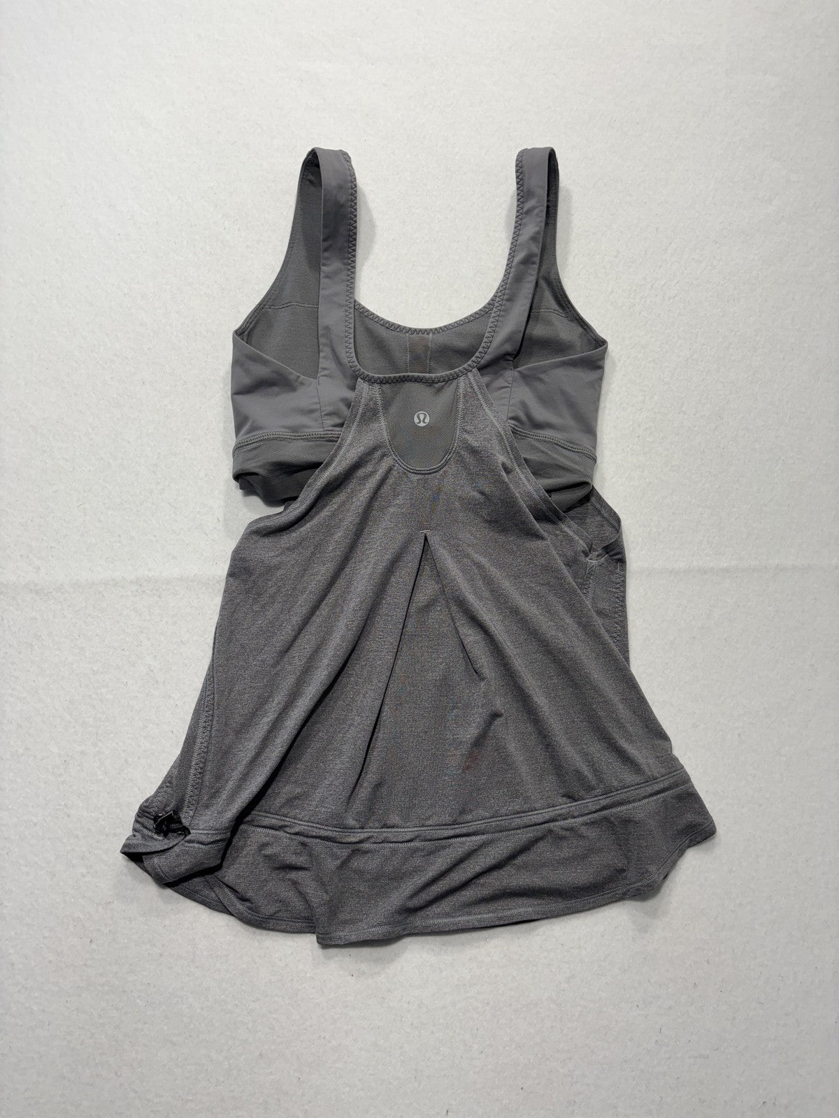 Lululemon Tank Womens Small Gray Scoop Neck Built In Bra Drawcord Hem Yoga Top