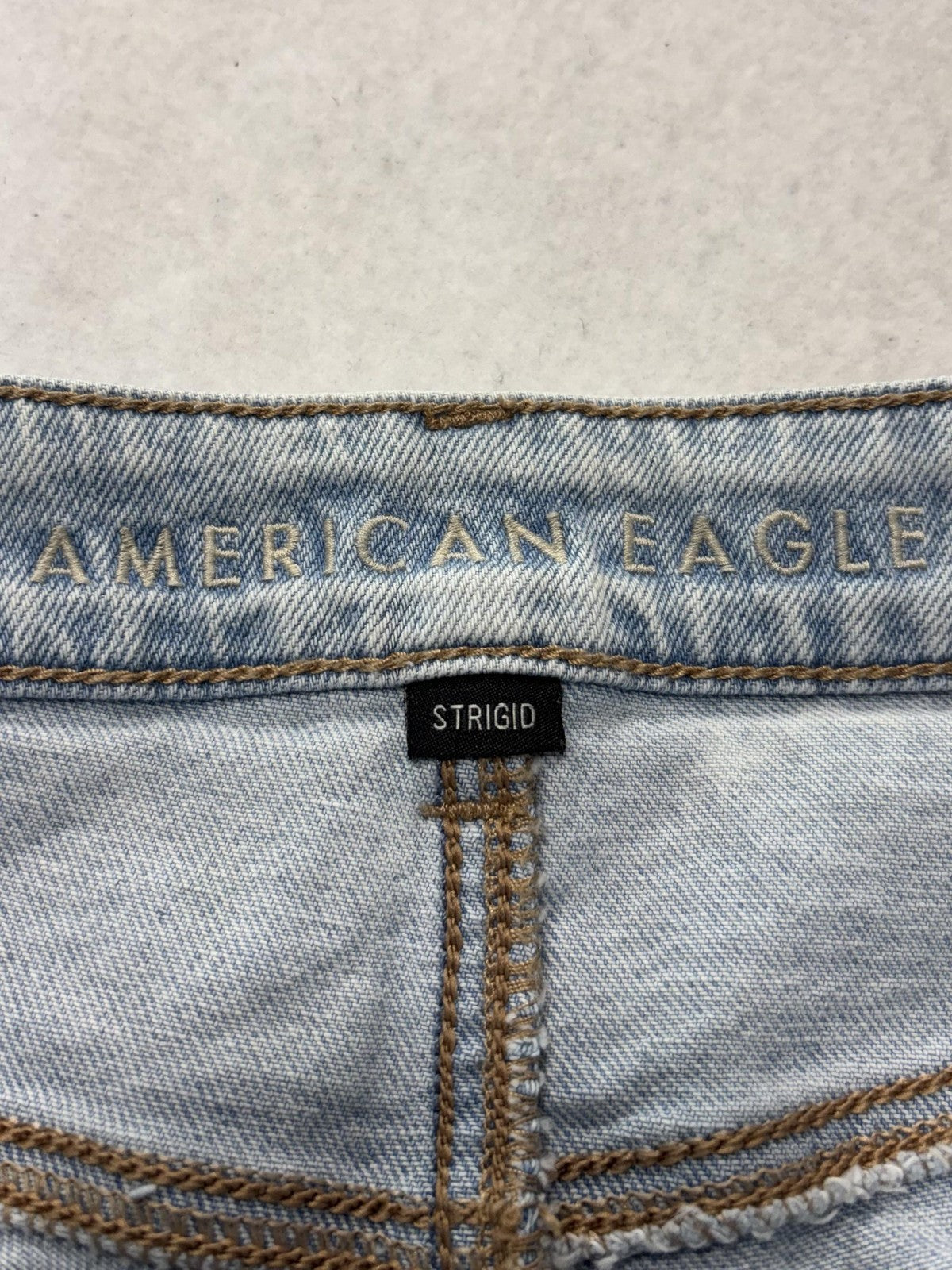 American Eagle Mom Jeans Womens 8 Blue Light Wash High Rise Distressed 30x28