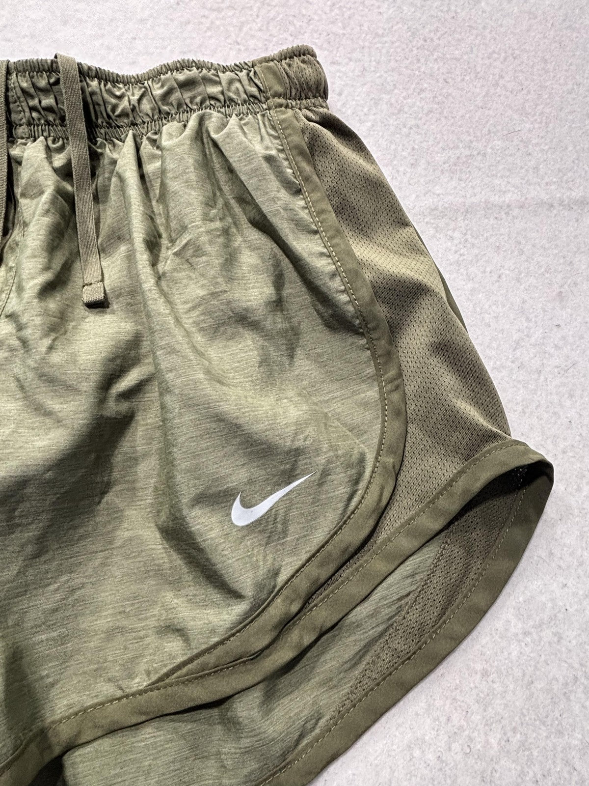 Nike Running Shorts Womens XS Green Dri-FIT 3" Inseam Lined Lightweight Athletic