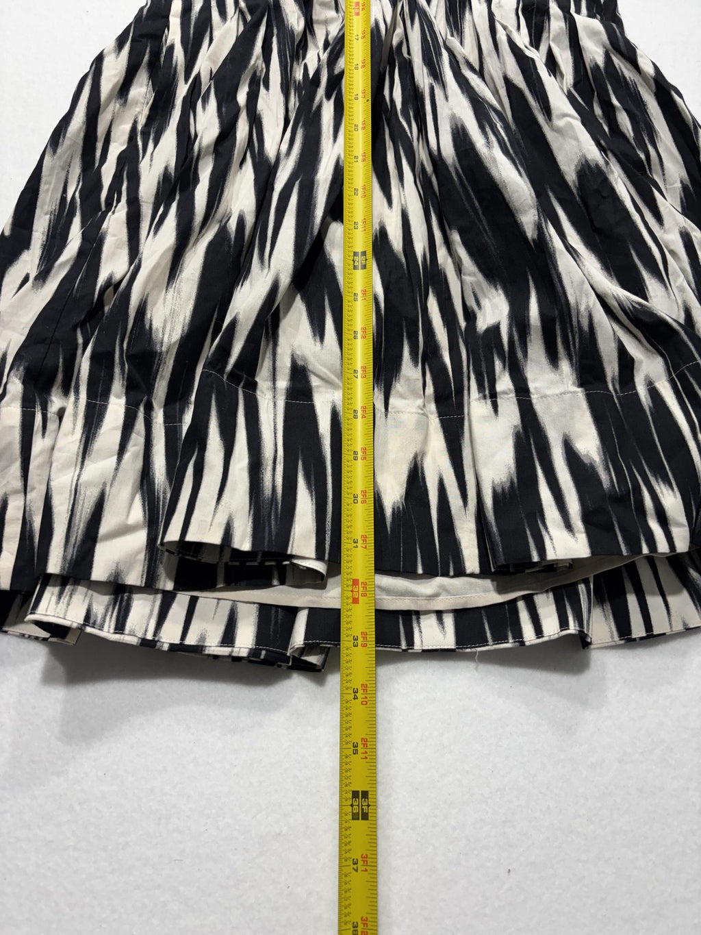 Banana Republic Dress Womens 8 Black White Abstract V Neck Sleeveless Fit Flare