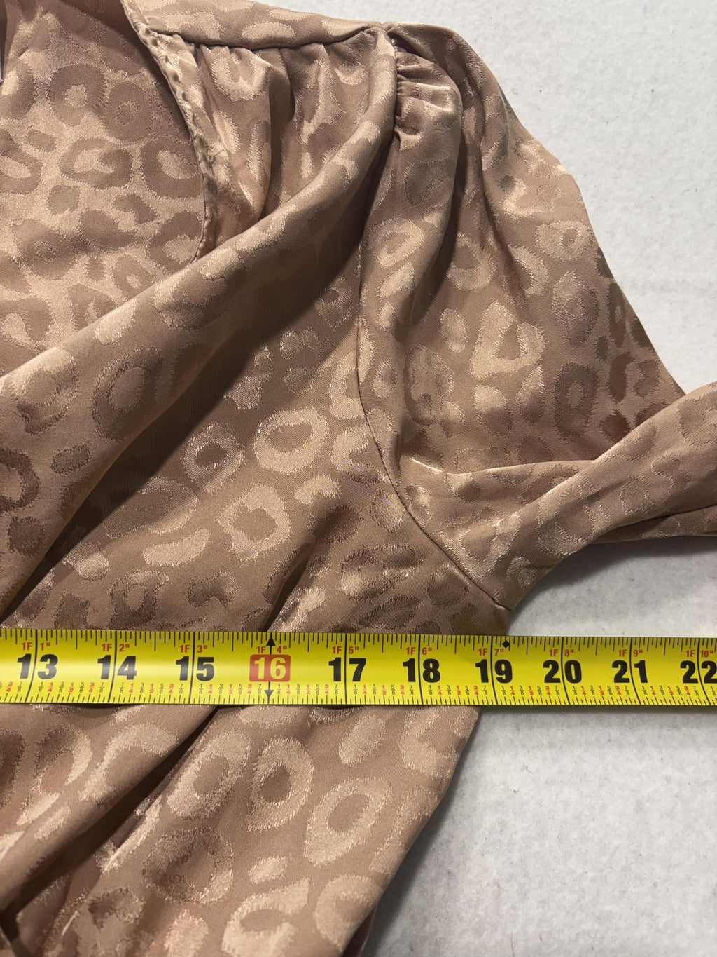 Self Esteem Blouse Juniors XL Brown Leopard V Neck Long Sleeve Peplum Satin Wrap