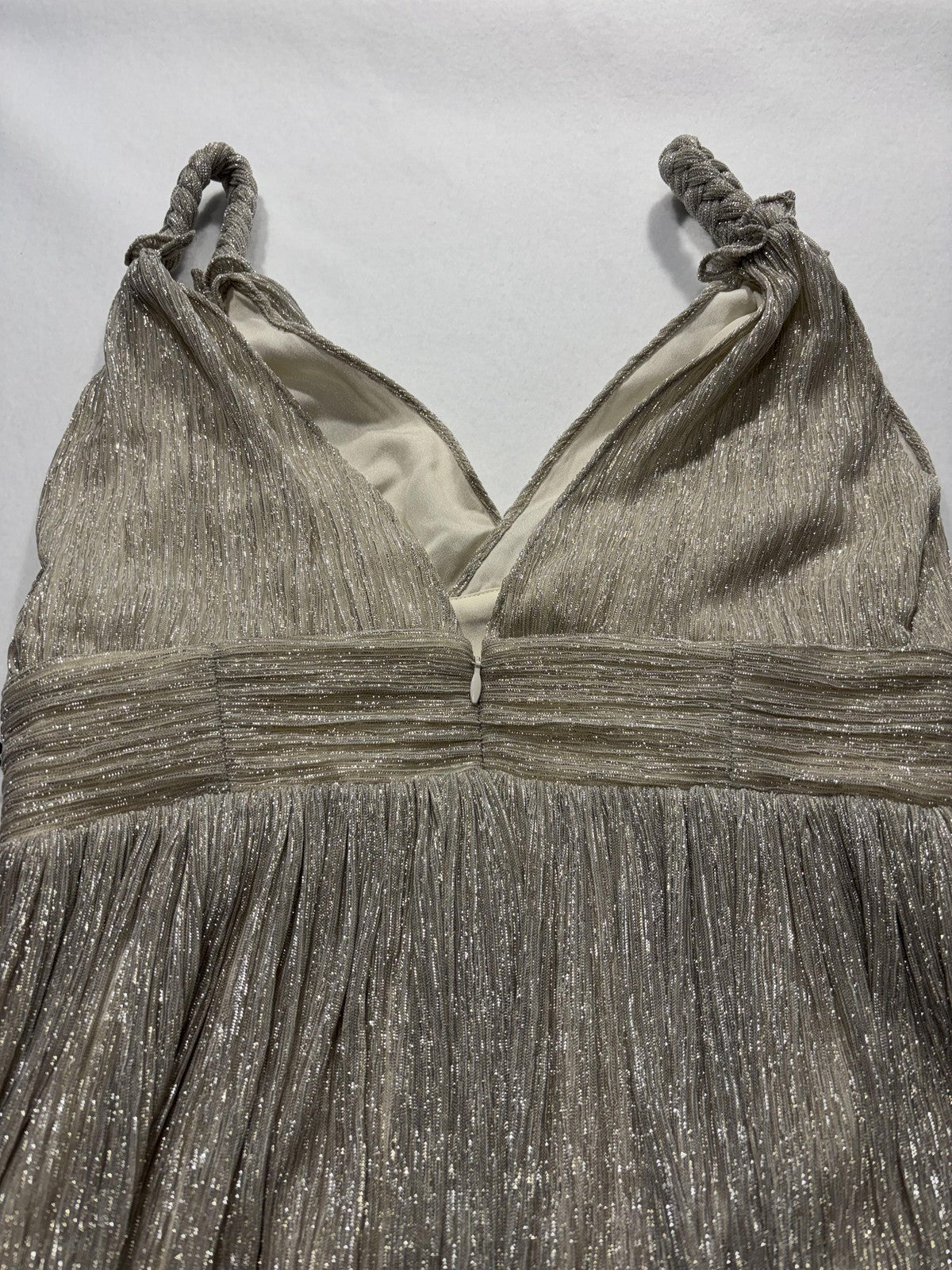 LINI Katherine Dress Womens Medium Champagne Metallic Pleated V Neck Maxi Formal