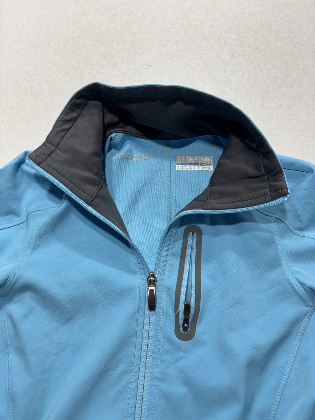Columbia Titanium Jacket Womens XS Blue Softshell Omni-Shield Hiking 111 TL 7267