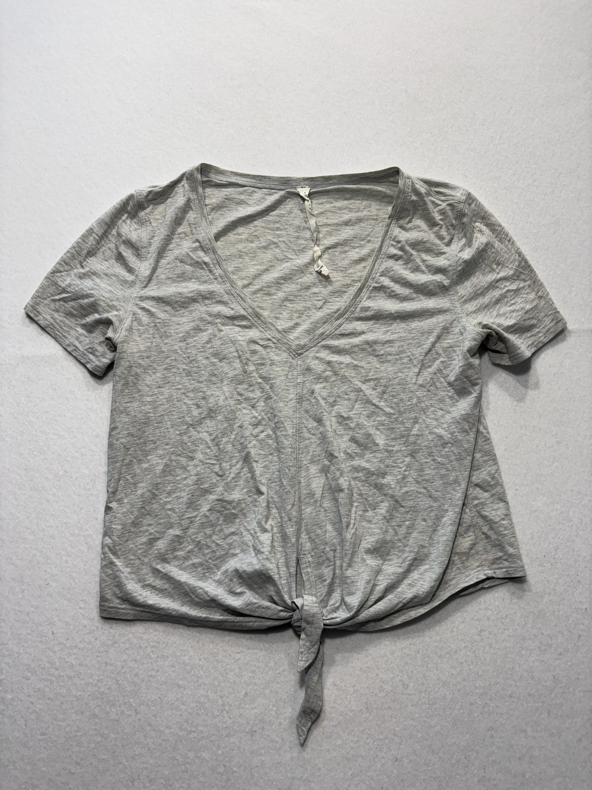 Lululemon Athletica Shirt Womens 4 Gray V Neck Tie Front Cropped Tee Casual