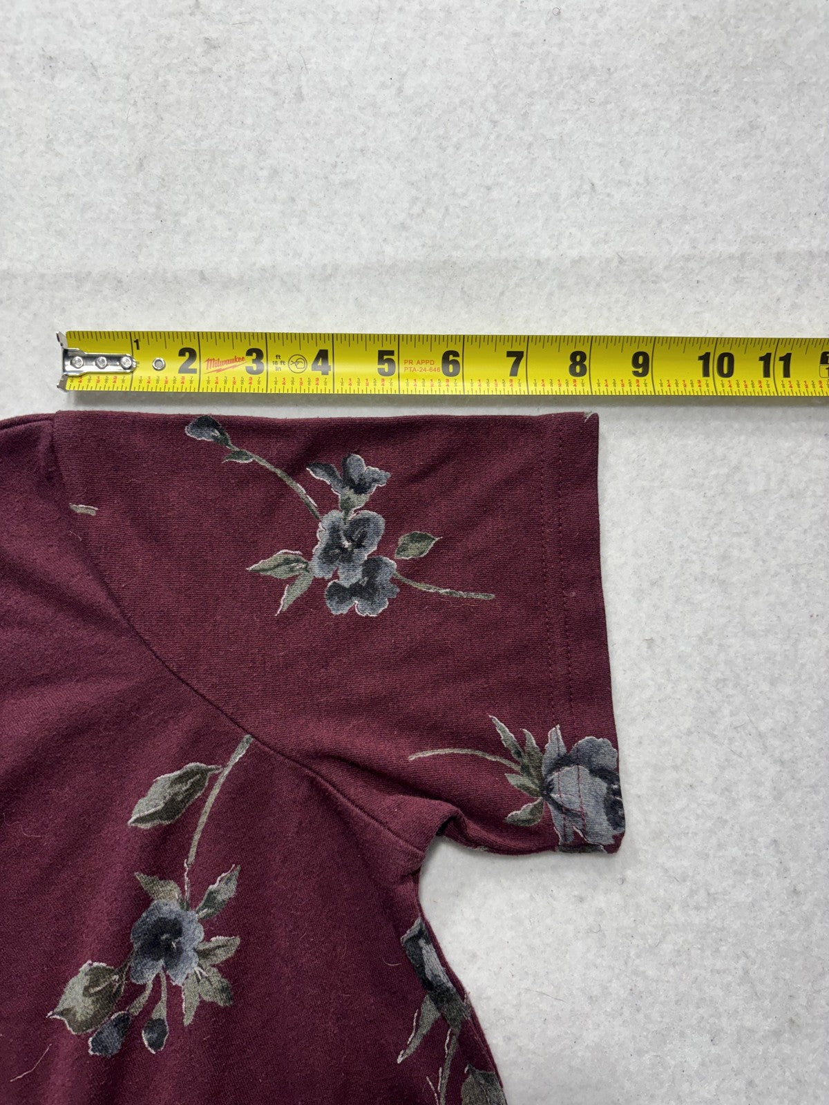Jaclyn Smith Shirt Womens Large Red Floral Crew Neck Short Sleeve Tee Casual