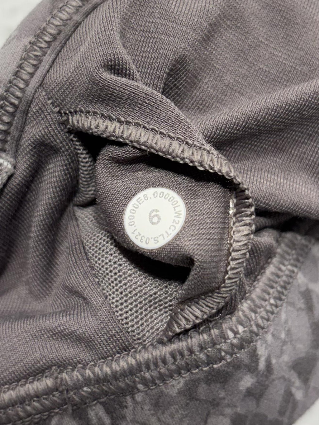 Lululemon Sports Bra Womens 6 Gray Animal Print Racerback Padded Yoga Athletic