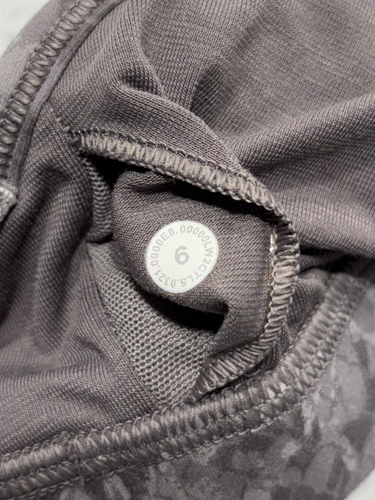 Lululemon Sports Bra Womens 6 Gray Animal Print Racerback Padded Yoga Athletic