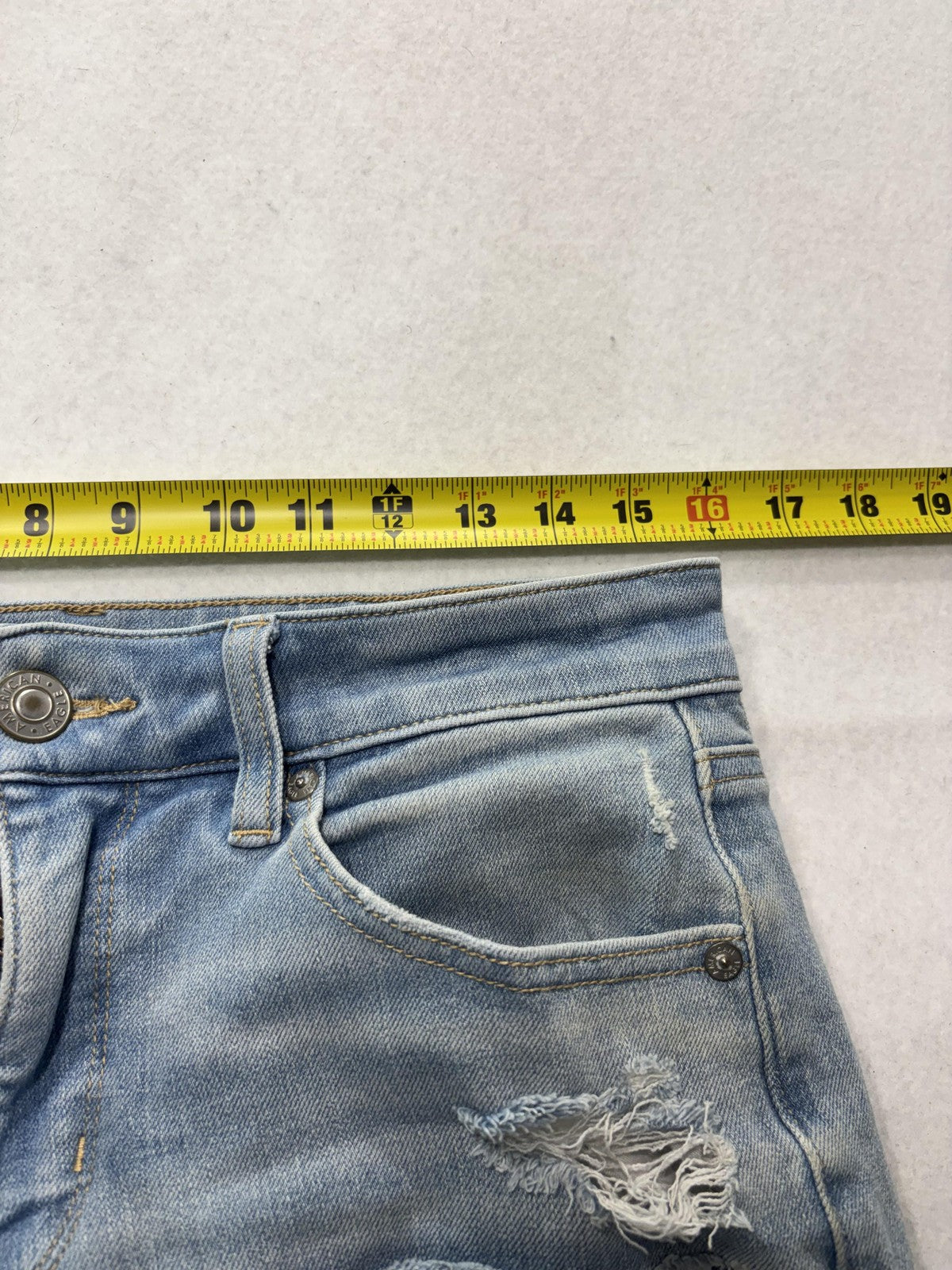 American Eagle Dream Short Womens 8 Blue Distressed Cut Off Denim MIDI