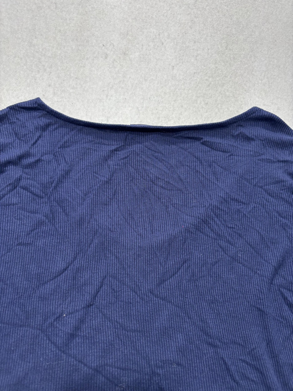 Derek Heart Shirt Womens Medium Blue V Neck Ribbed Cropped Tee Casual Stretch