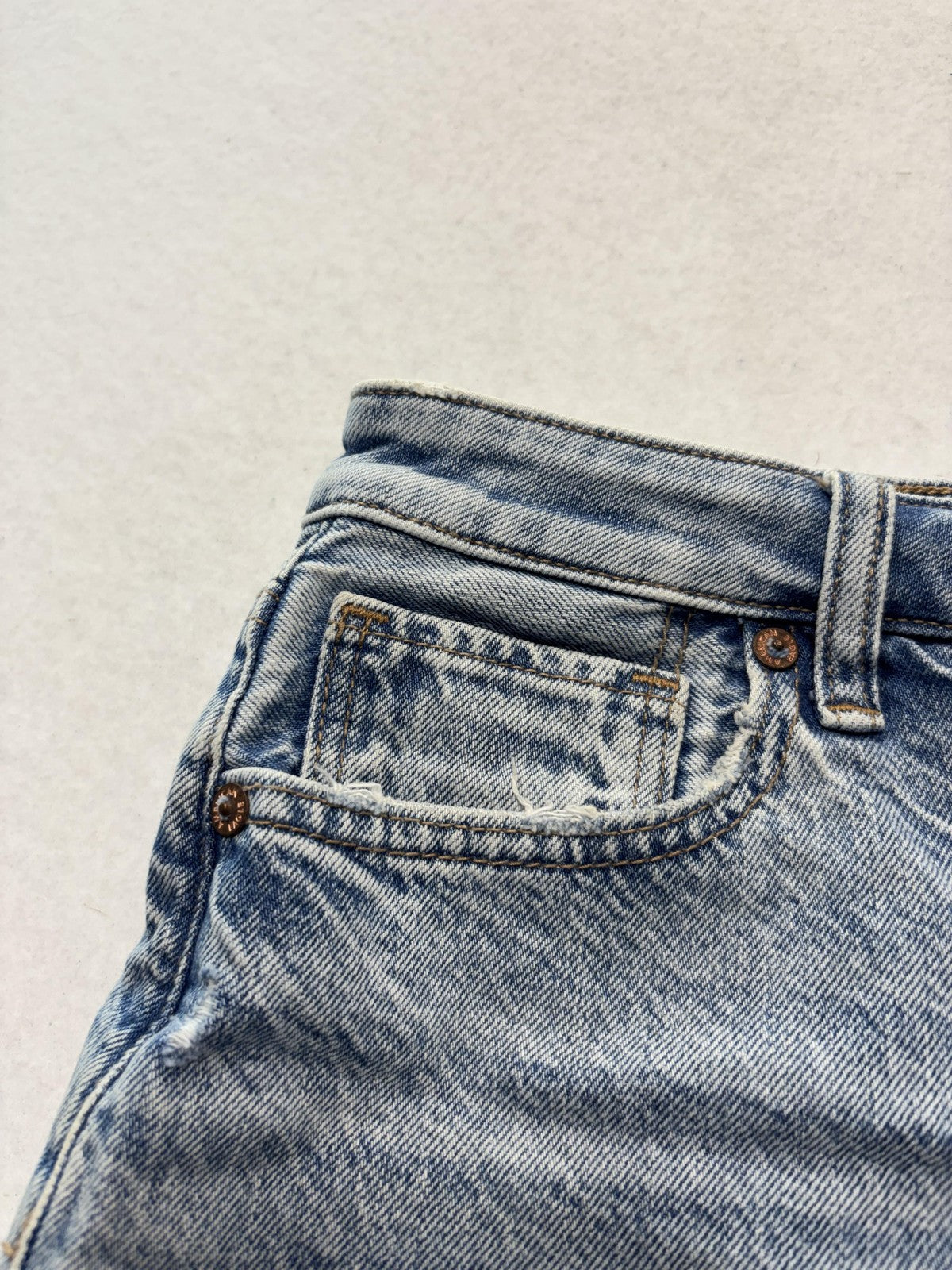 American Eagle Womens 8 Blue Denim Cut Off Raw Hem Shorts AEM120605U9A
