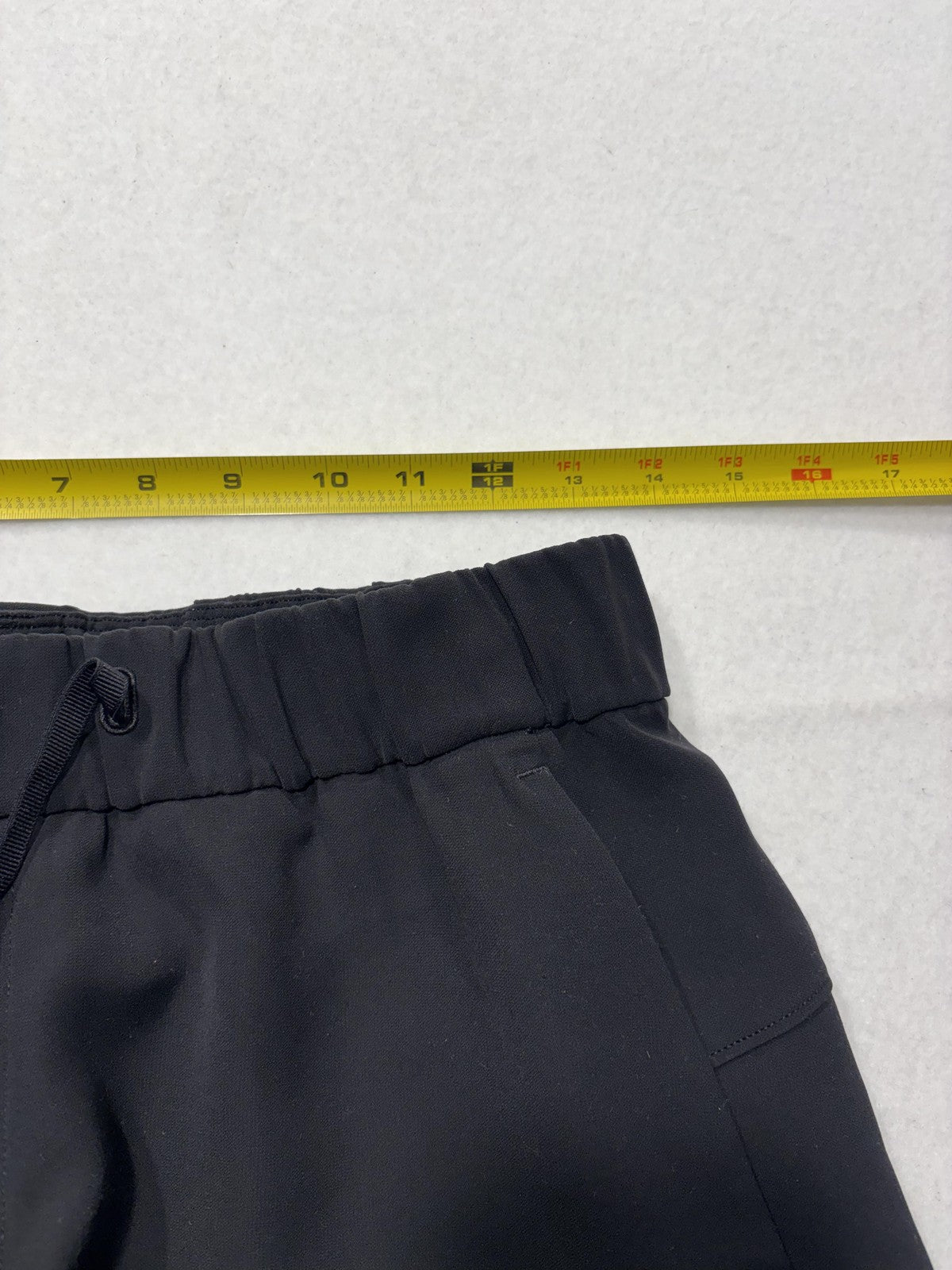 Lululemon Running Shorts Womens 6 Black 3" Inseam Drawstring Pockets Athletic