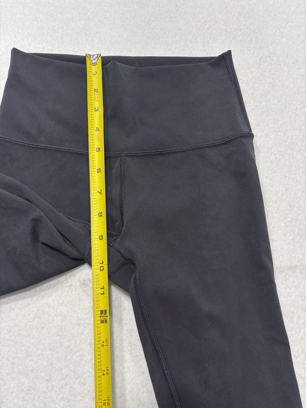 Lululemon Leggings Womens 4 Black High Rise 23" Inseam Cropped Yoga Stretch