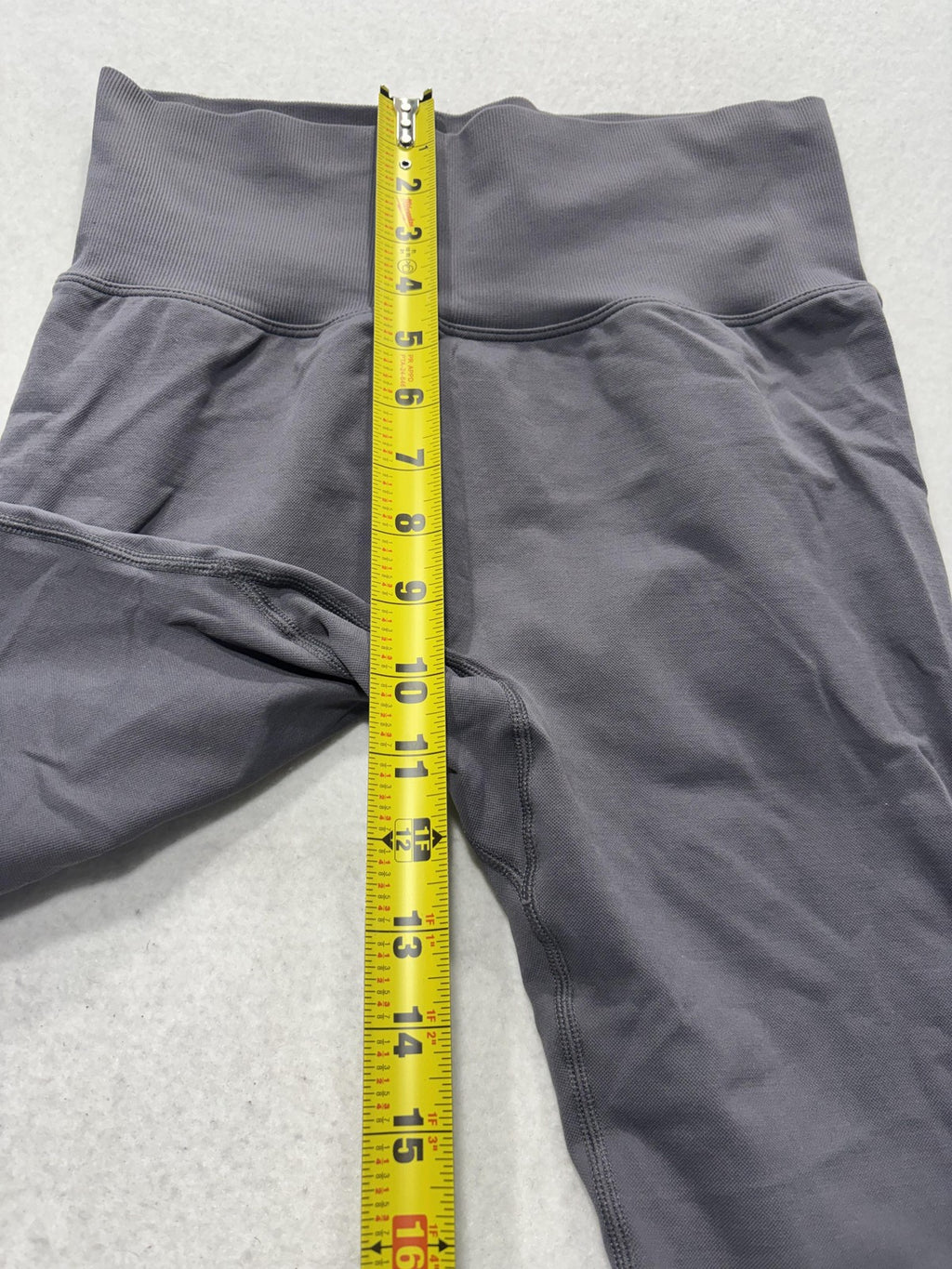 Unbranded Gray High Rise Ruched Back Shaping Leggings Womens Medium 24 Inseam