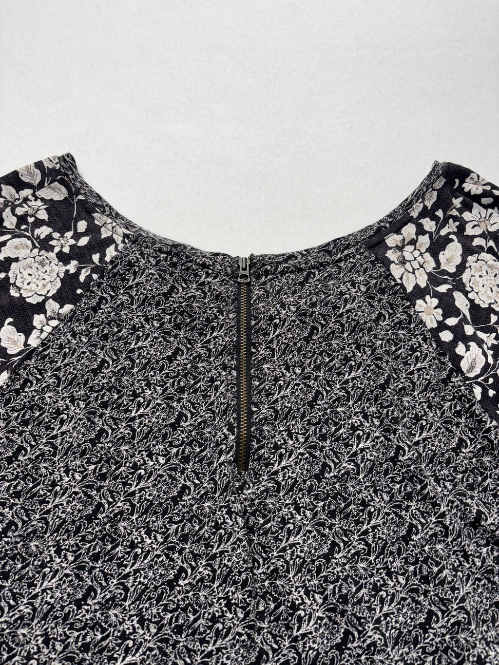 Lucky Brand Blouse Womens XL Black Floral Raglan Short Sleeve Zip Back Knit Top