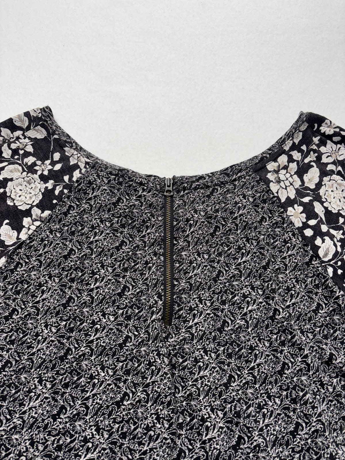 Lucky Brand Blouse Womens XL Black Floral Raglan Short Sleeve Zip Back Knit Top