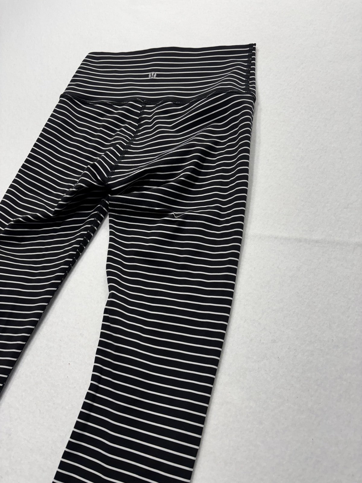 Lululemon Leggings Womens Small Black Stripe High Rise 25" Inseam Stretch Ankle