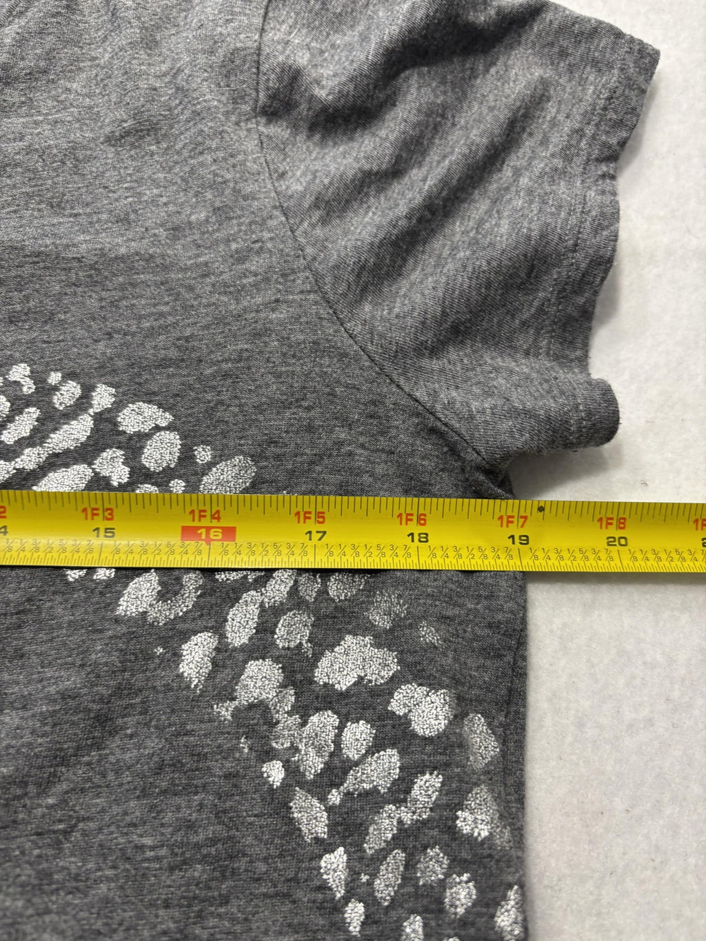 MICHAEL Michael Kors Shirt Womens Medium Gray Leopard MK Logo Short Sleeve Tee