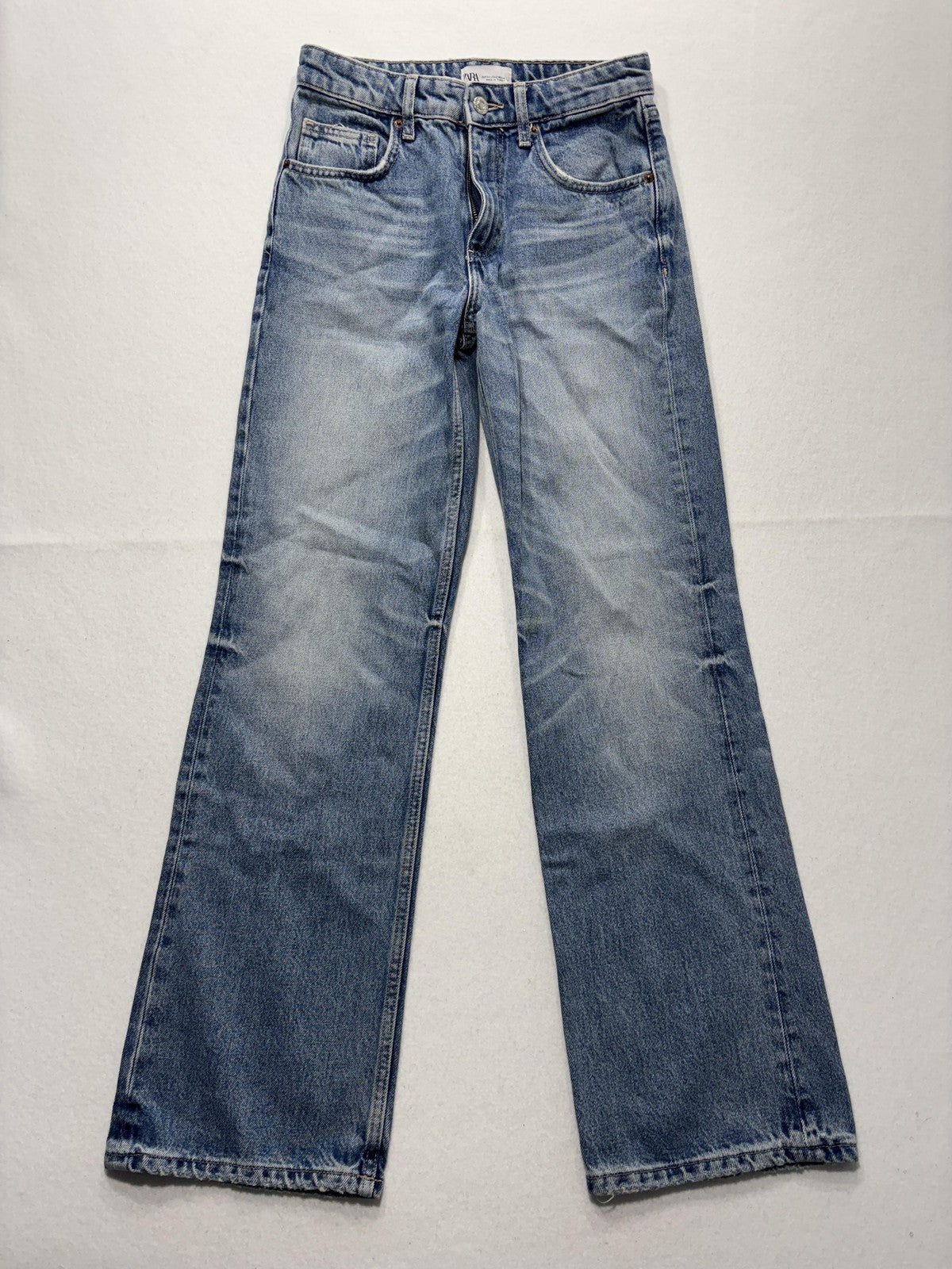 Zara Jeans Womens 2 Blue Medium Wash Straight Leg Mid Rise 24x30.5 Distressed