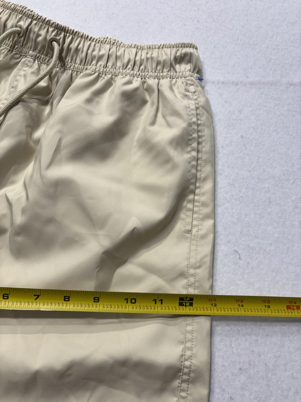 Nike Swim Shorts Mens Small Beige Standard Fit Above Knee Lined Pockets