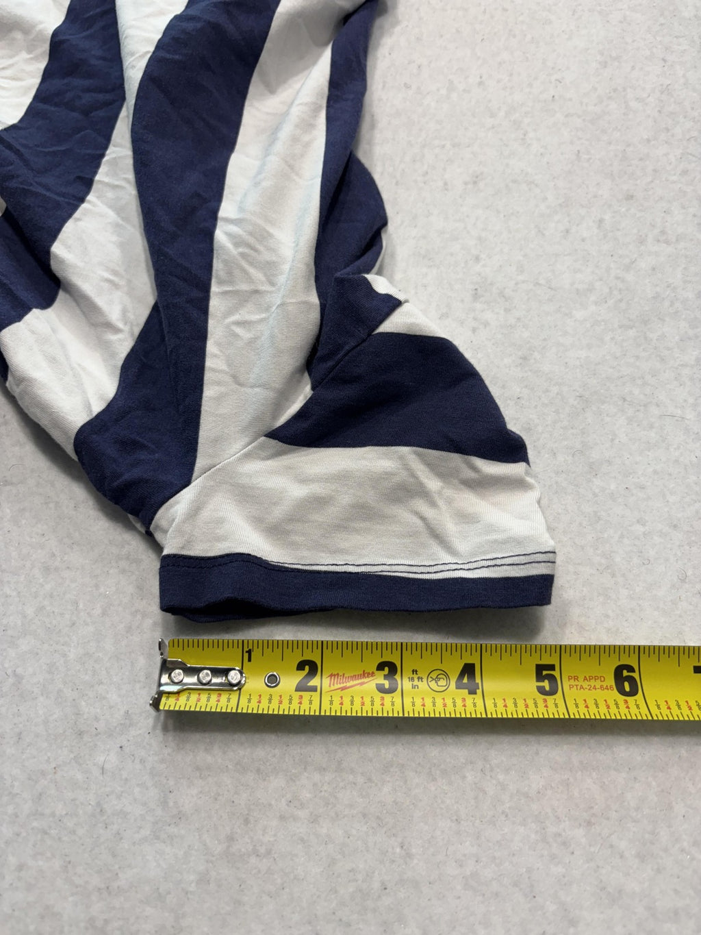 H + H BY HEART Shirt Unisex Kids L Blue White Stripe Crew Neck Tee Short Sleeve