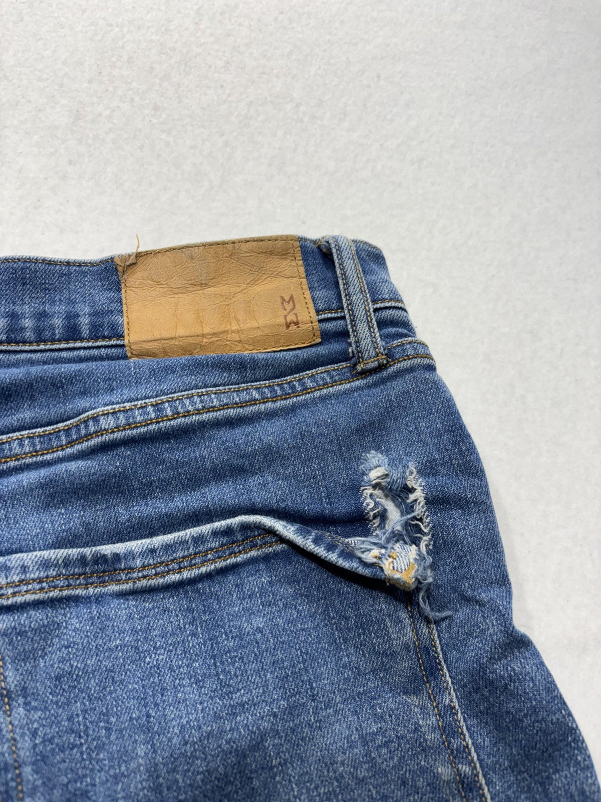 Mutual Weave The Straight Jeans Mens 34x30 Blue Medium Wash Distressed Stretch