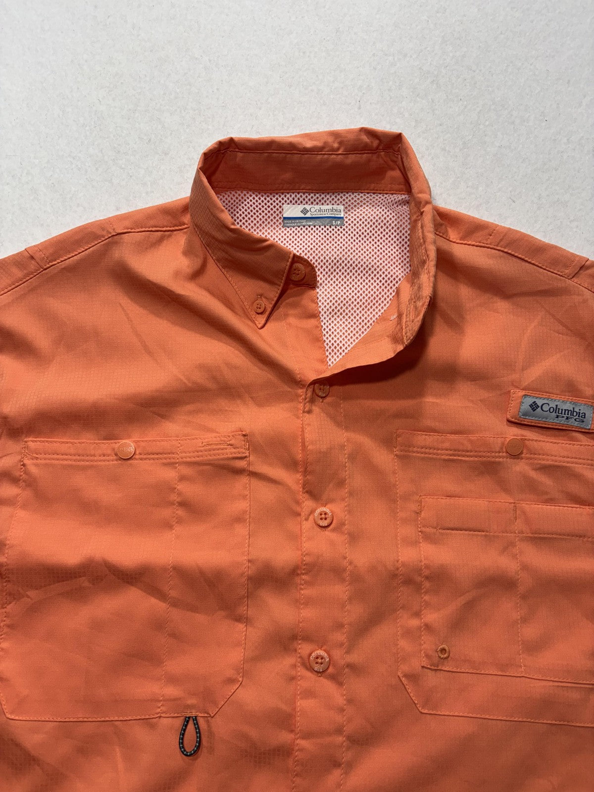 Columbia PFG Omni-Shade Shirt Mens Small Orange Short Sleeve Fishing Button Up