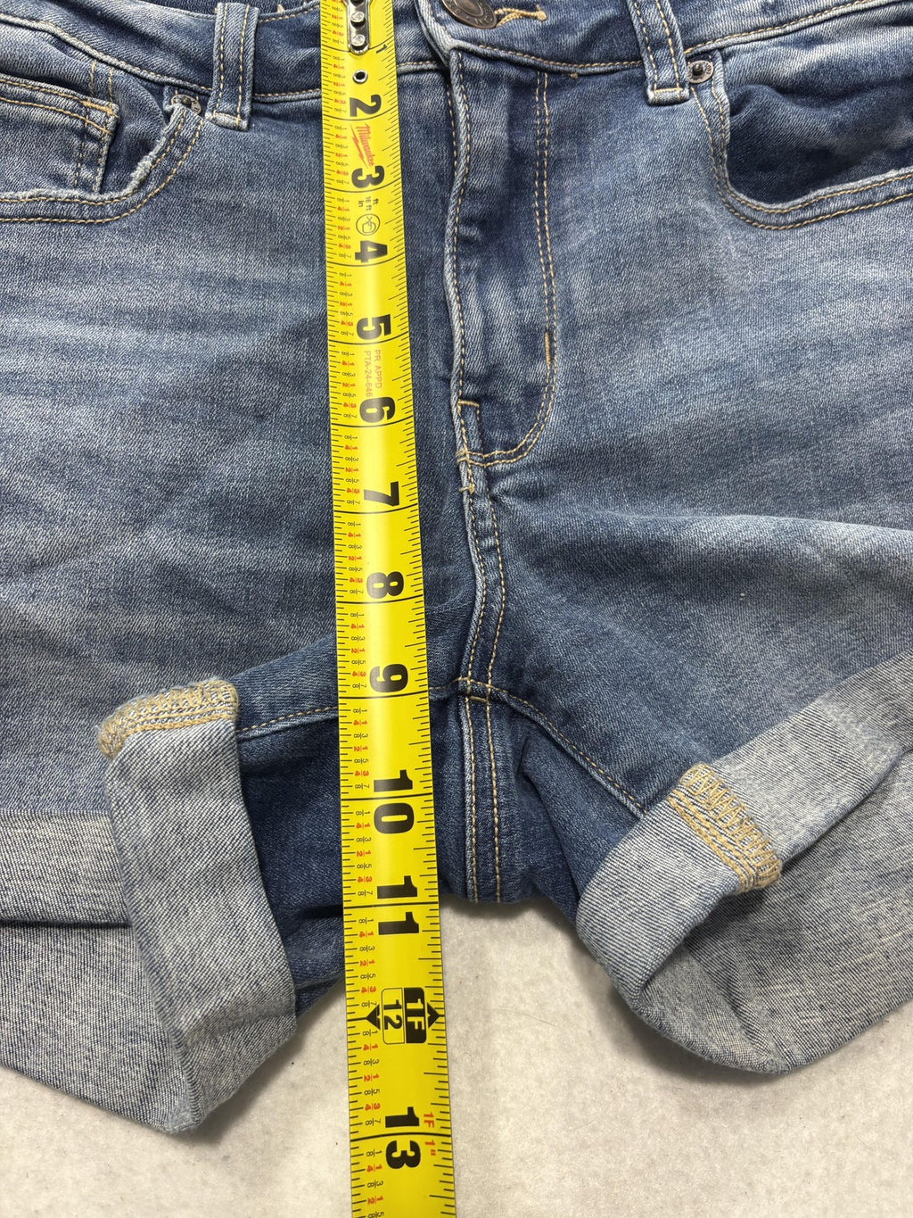 American Eagle Outfitters Shorts Womens 8 Blue Denim 4" Inseam Cuffed Stretch