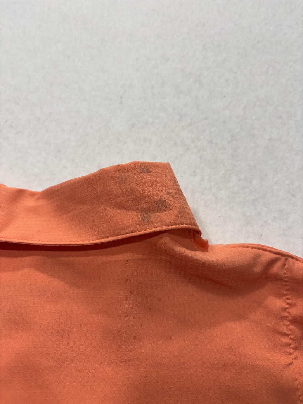 Columbia PFG Omni-Shade Shirt Mens Small Orange Short Sleeve Fishing Button Up