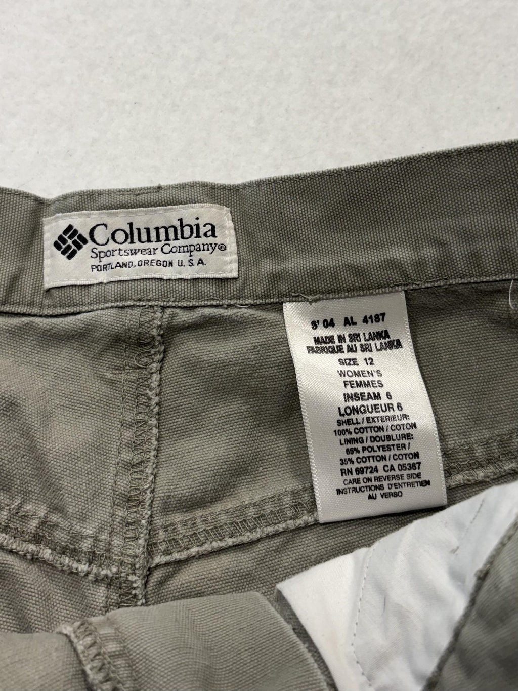 Vintage Columbia Shorts Womens 12 Green Twill Chino 6 Inseam Hiking Casual