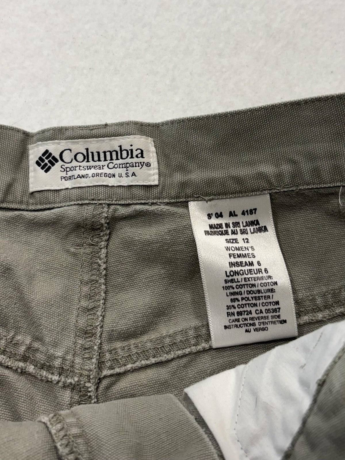Vintage Columbia Shorts Womens 12 Green Twill Chino 6 Inseam Hiking Casual