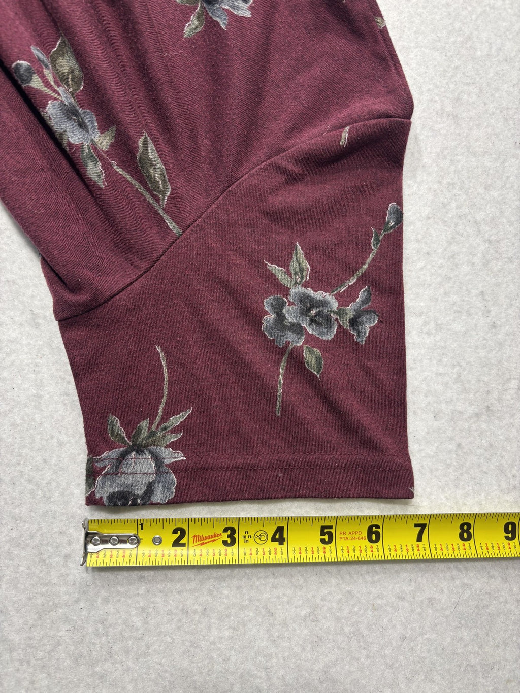 Jaclyn Smith Shirt Womens Large Red Floral Crew Neck Short Sleeve Tee Casual