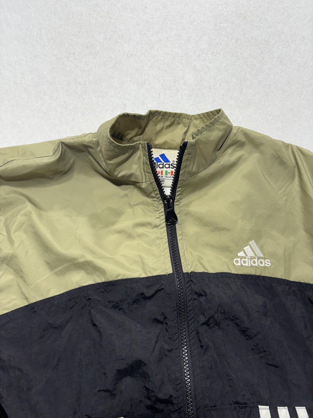 Adidas Windbreaker Jacket Mens Medium Black Green Full Zip 3-Stripes 6052