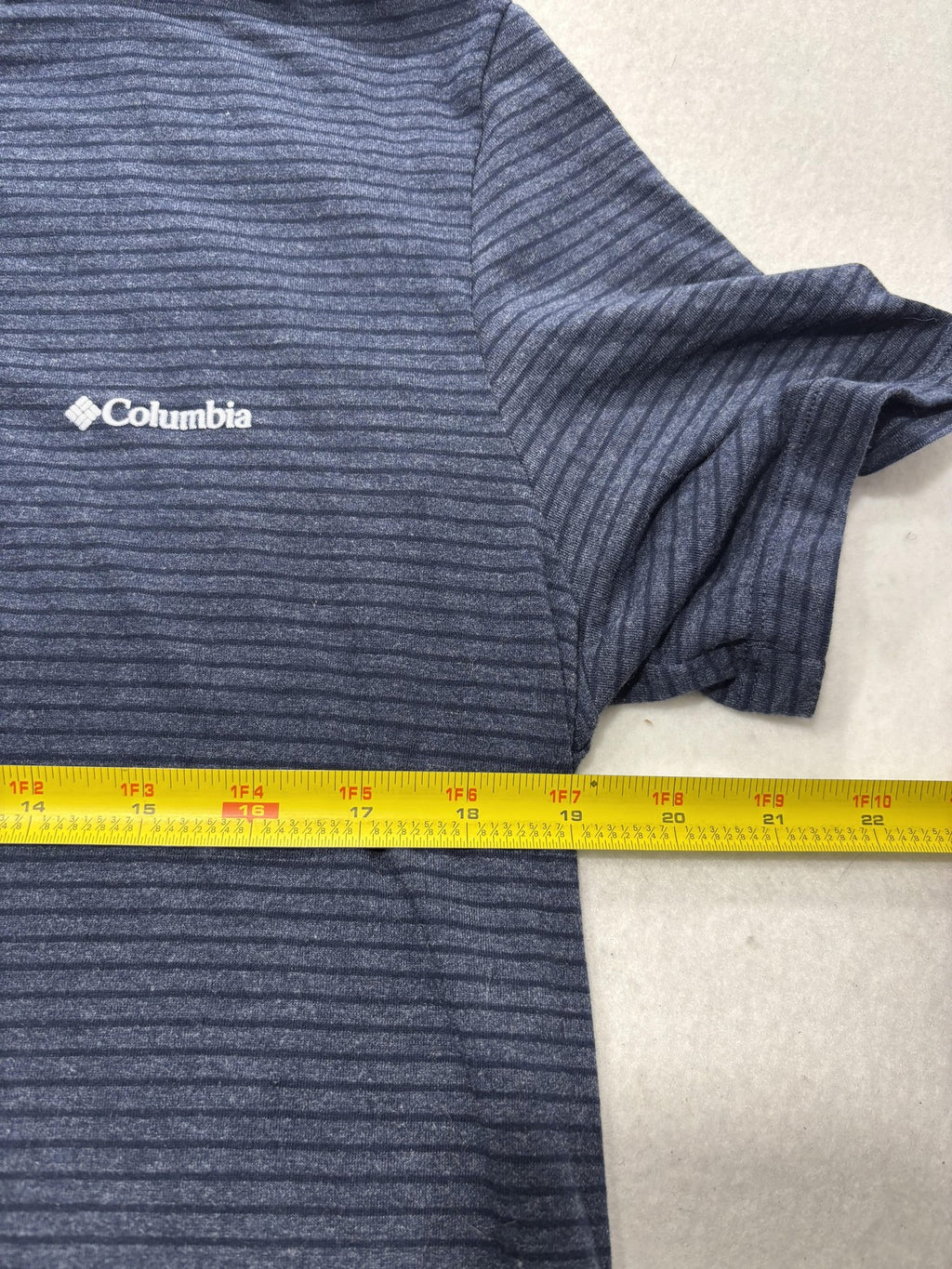 Columbia Shirt Mens Large Blue Striped Crew Neck Short Sleeve Logo Tee Casual
