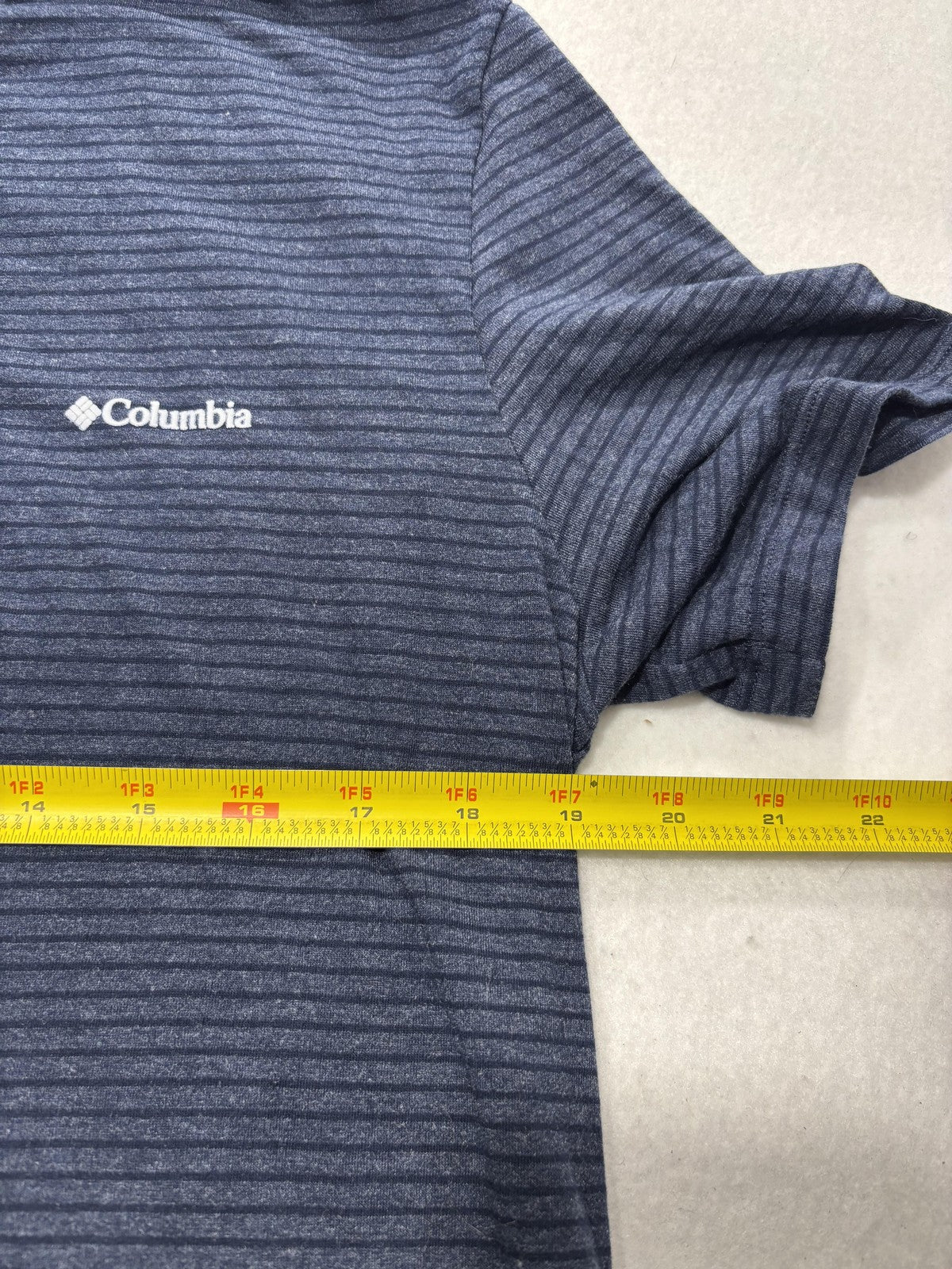Columbia Shirt Mens Large Blue Striped Crew Neck Short Sleeve Logo Tee Casual