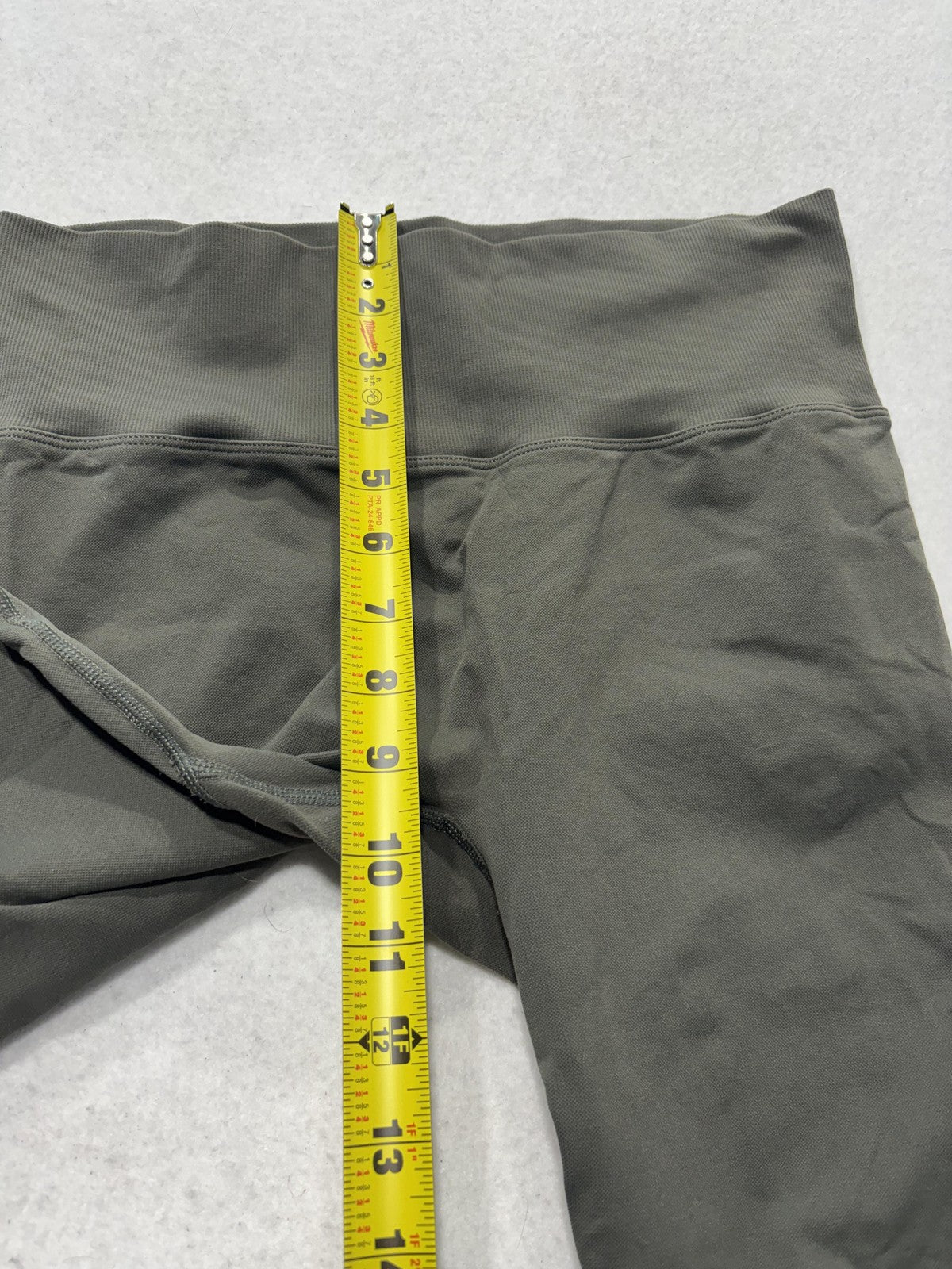 Halara Leggings Womens Medium Green High Rise 23 Inseam Ruched Back Athletic