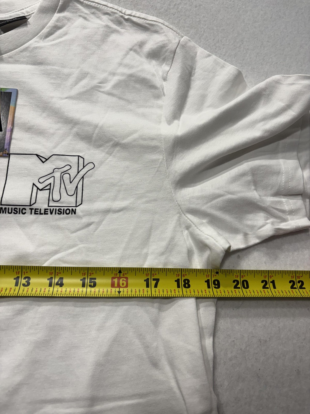MTV Shirt Mens Medium White Music Television Logo Graphic Tee Tbar Collab