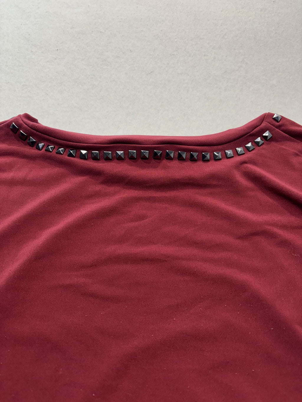 MICHAEL Michael Kors Top Womens Medium Red Studded Crew Neck Short Sleeve Tee