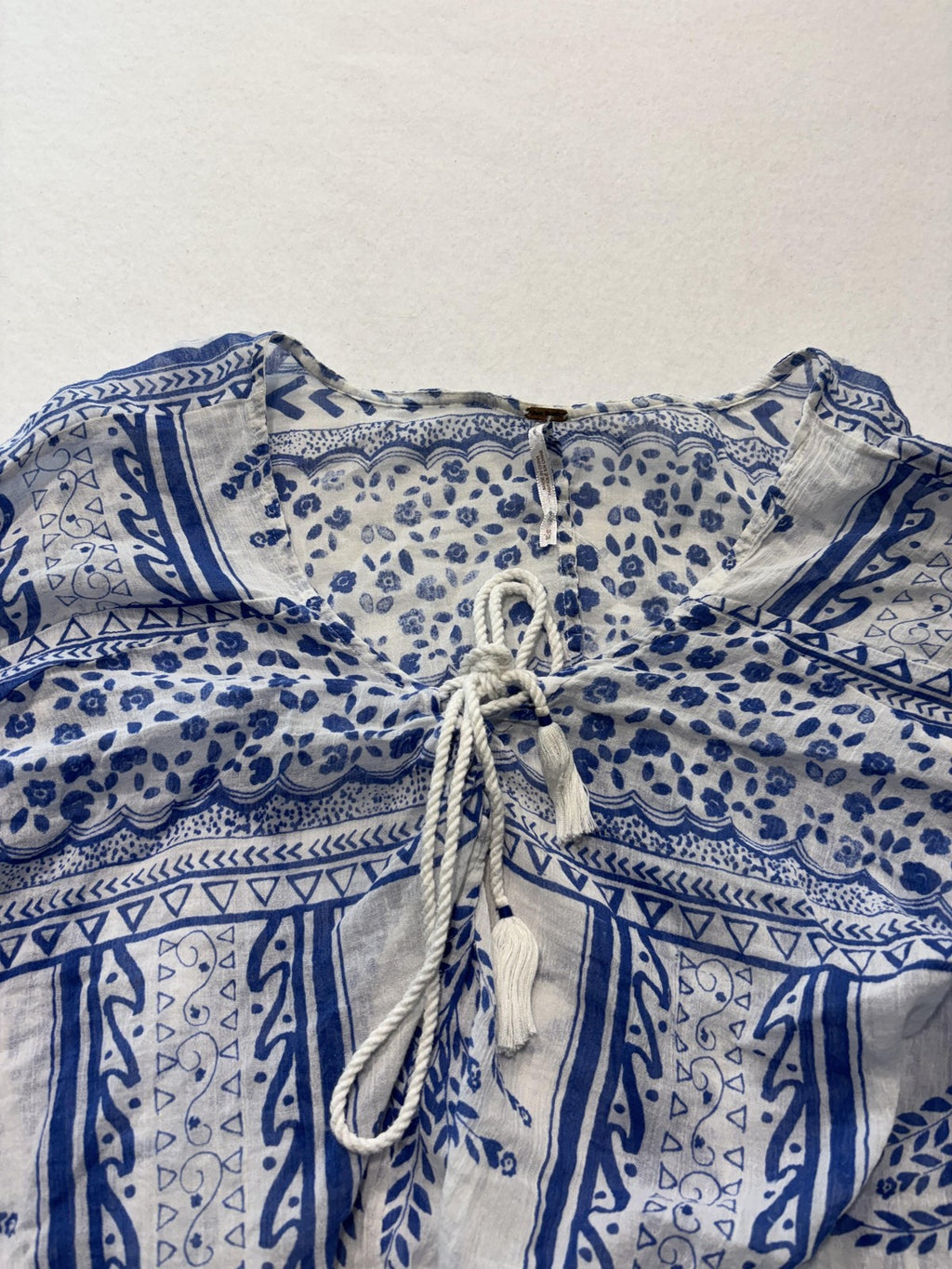 Free People Blouse Womens Medium Blue Long Sleeve Floral Tassel Crop Top Boho