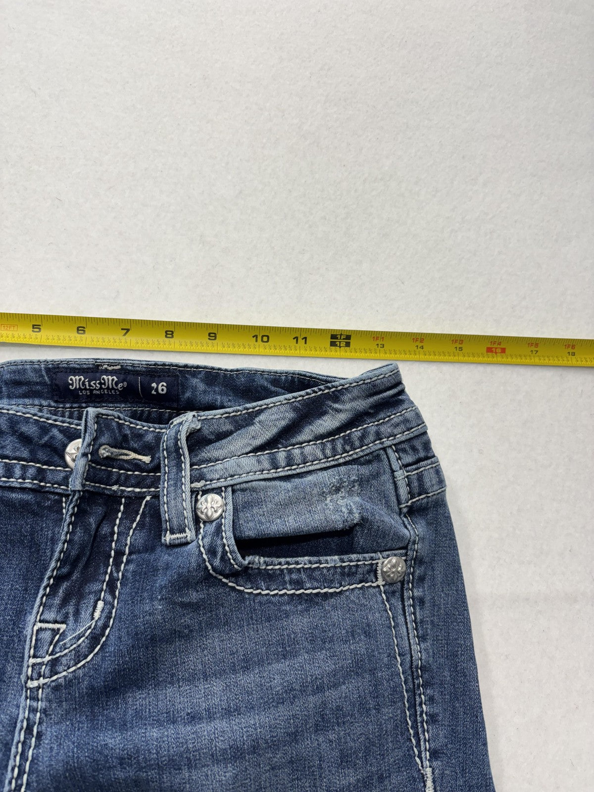 Miss Me Jeans Womens 26 Blue Medium Wash Mid Rise Capri Distressed Embroidered
